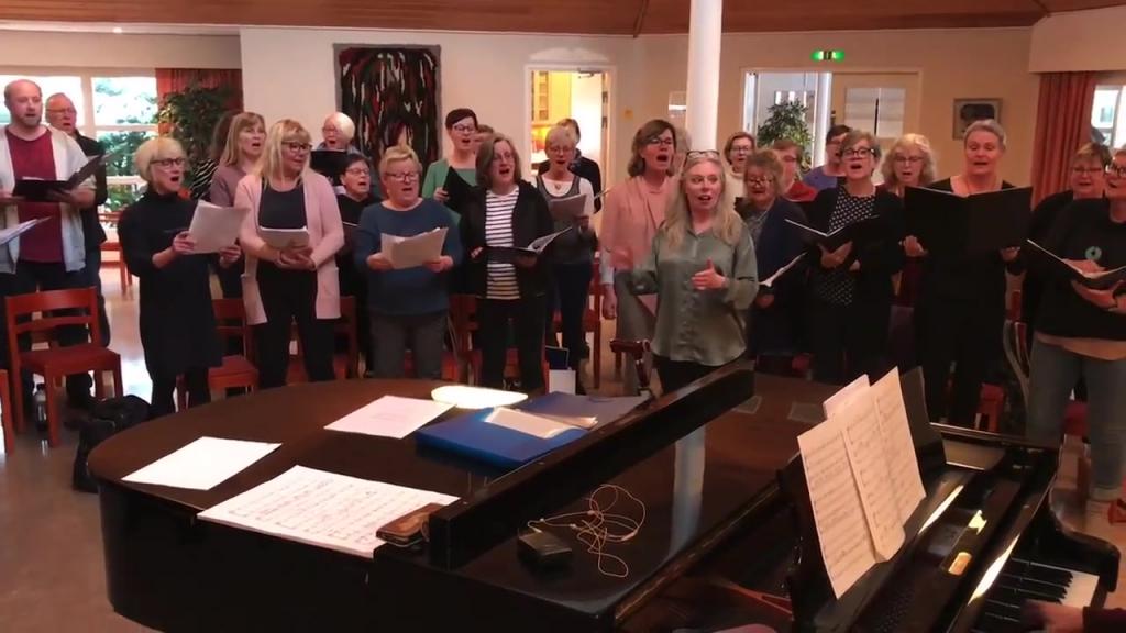 Ålands Projektkör övning inför konserten "Vi vandrande själar och Förklädd gud"