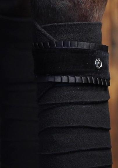 Black Ruffle