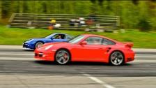 Porsche 911 Turbo S vs Porsche 911 Turbo PDK Aerokit (both stock)