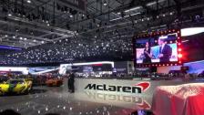 2nd angle: McLaren 675 LT Premiere with McLaren CEO at Geneva 2015